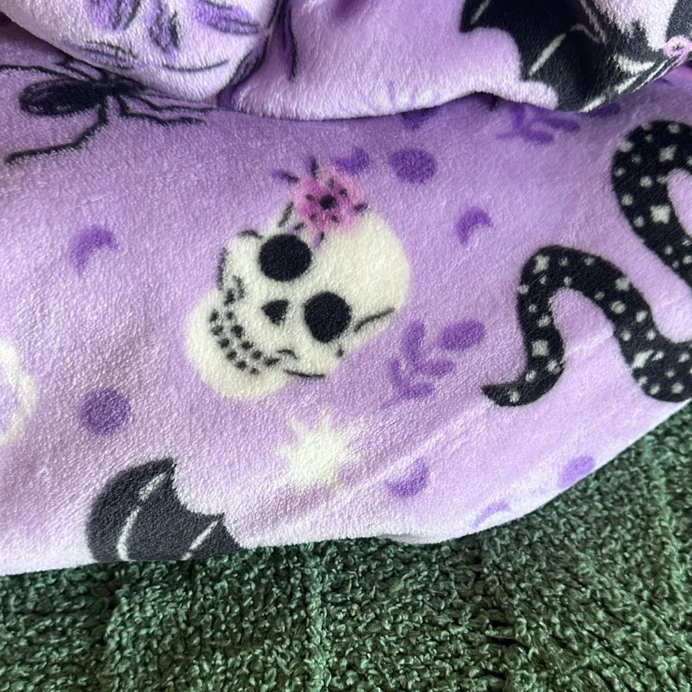 Envogue Halloween Throw Purple Snake 🐍 Serpent Bat 🦇 Spider 🕷️ Moon 🌙 NEW!